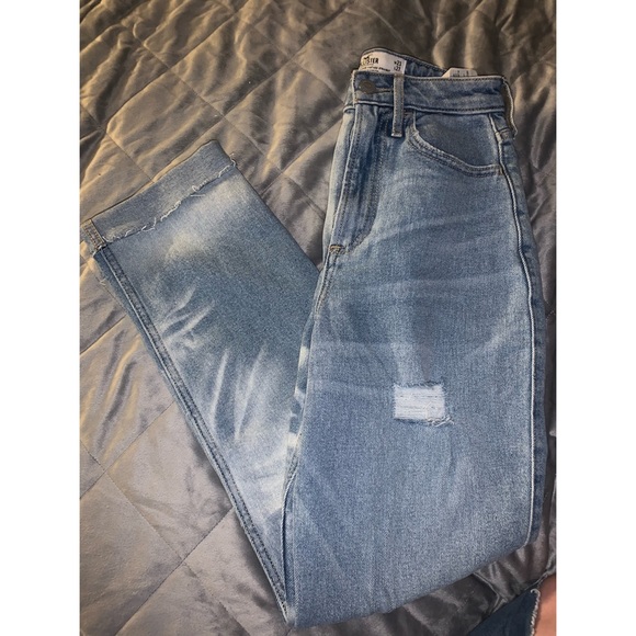Hollister high waisted jeans Woman’s. NWT. Never worn size 00 - Picture 9 of 9